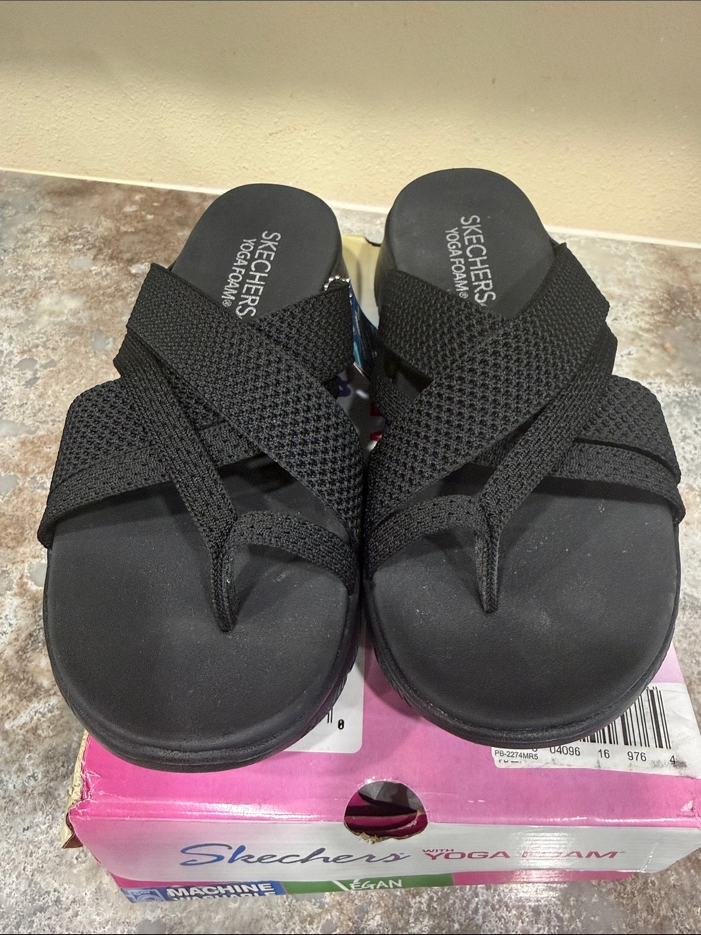 Skechers Black Women's Cross-Strap Yoga Foam Toe-Post Sandals - Picture 3 of 4